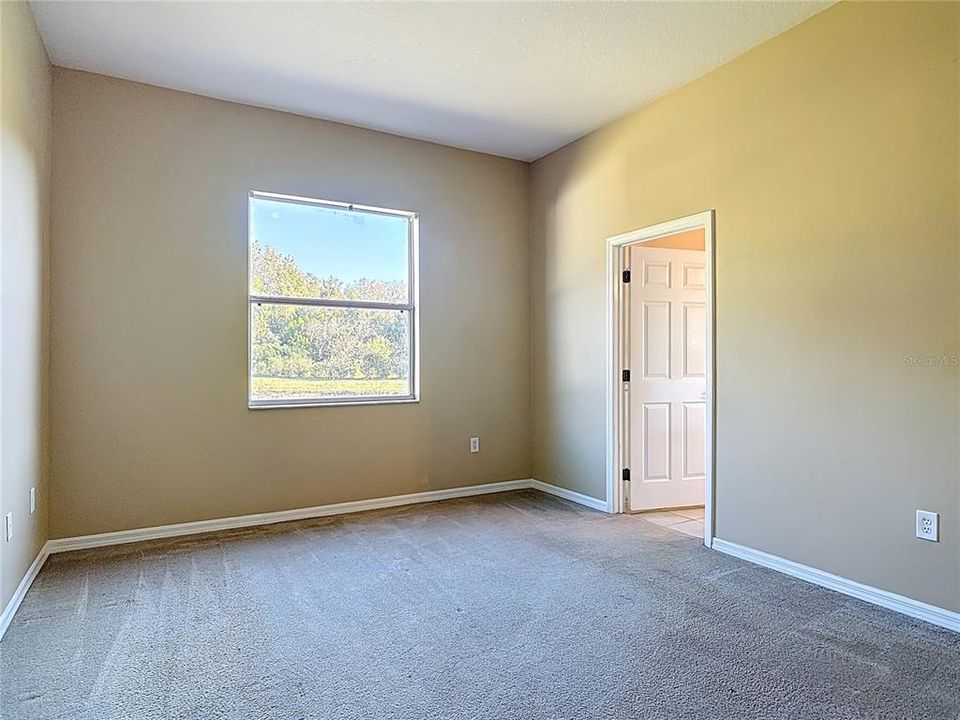 待售: $325,000 (4 贝兹, 2 浴室, 1686 平方英尺)