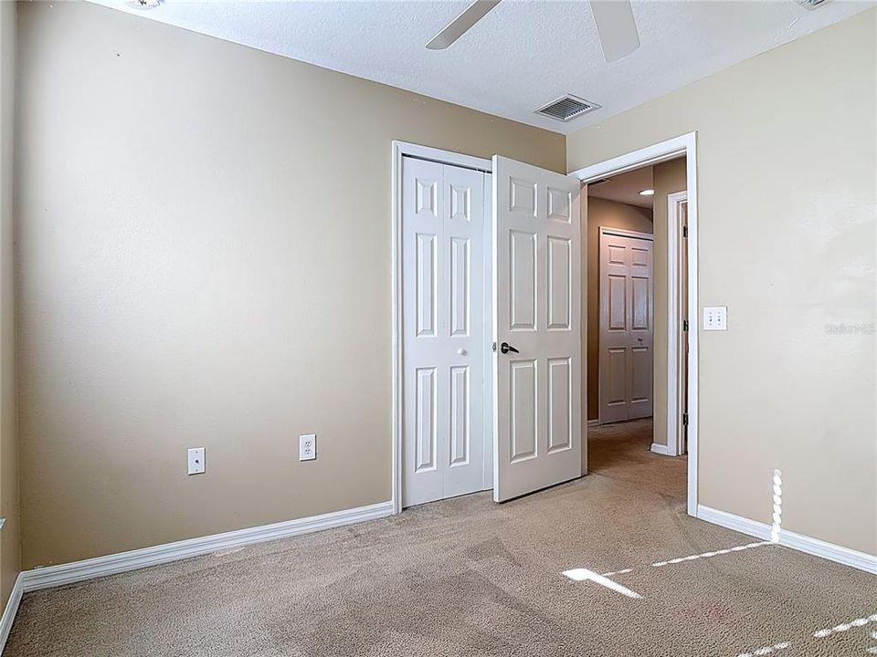 待售: $325,000 (4 贝兹, 2 浴室, 1686 平方英尺)