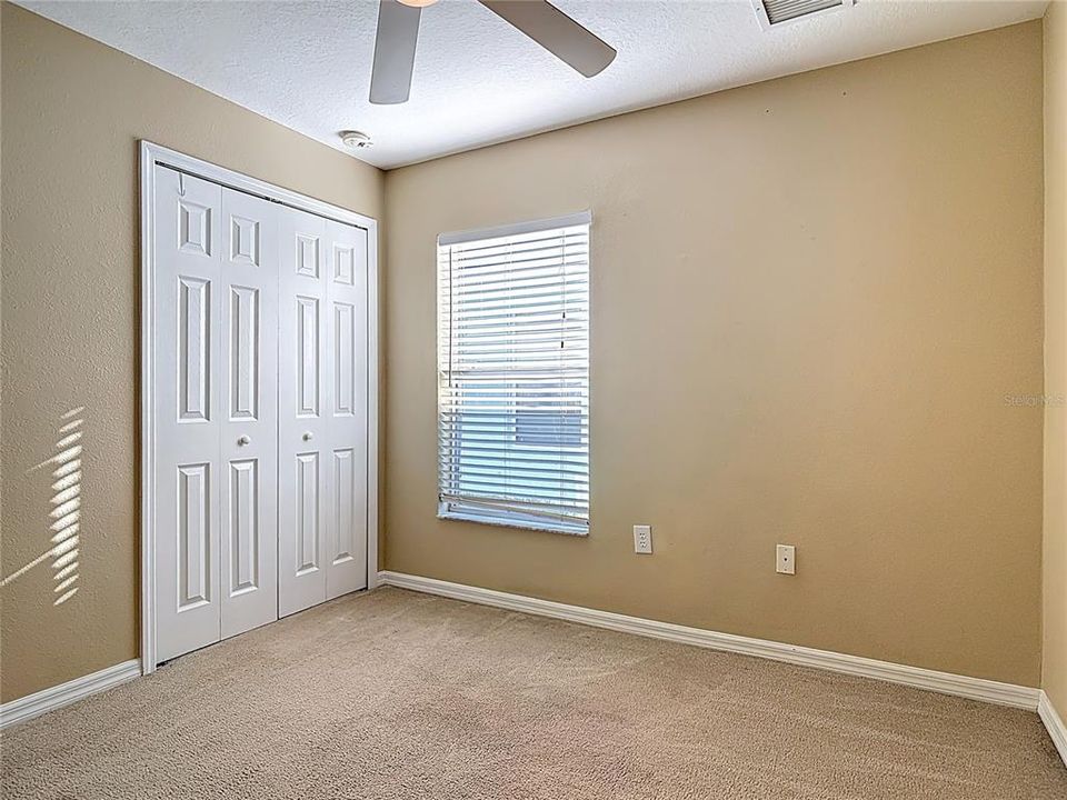 待售: $325,000 (4 贝兹, 2 浴室, 1686 平方英尺)