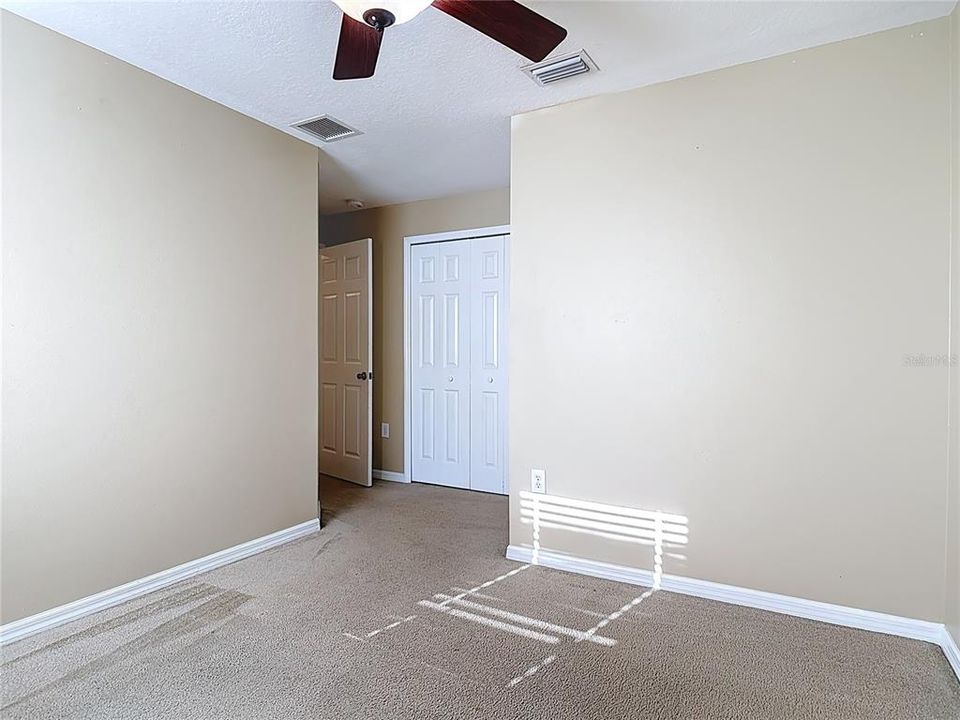 待售: $325,000 (4 贝兹, 2 浴室, 1686 平方英尺)