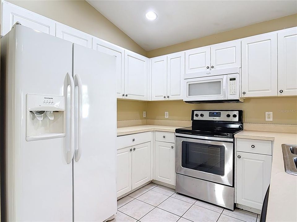 待售: $325,000 (4 贝兹, 2 浴室, 1686 平方英尺)