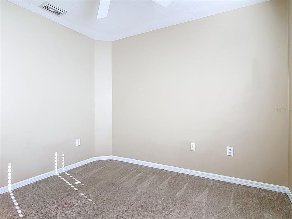 待售: $325,000 (4 贝兹, 2 浴室, 1686 平方英尺)