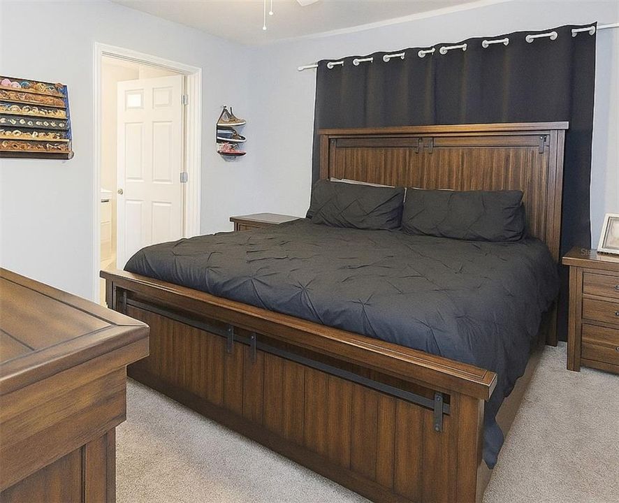 合同活跃: $365,000 (3 贝兹, 2 浴室, 1474 平方英尺)