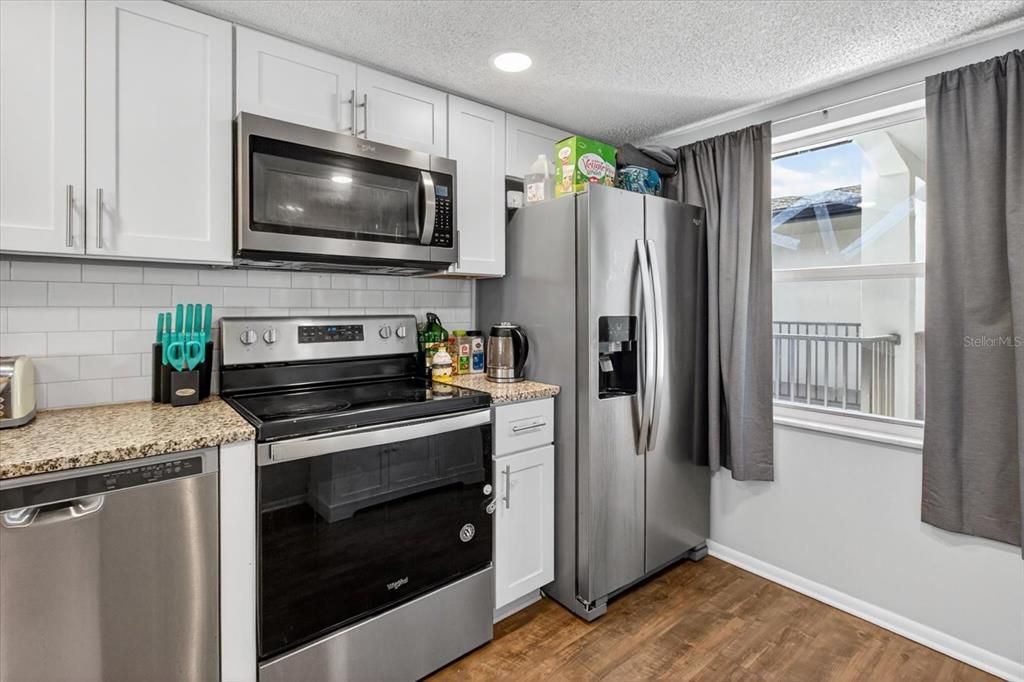 En Venta: $299,900 (4 camas, 2 baños, 1425 Pies cuadrados)