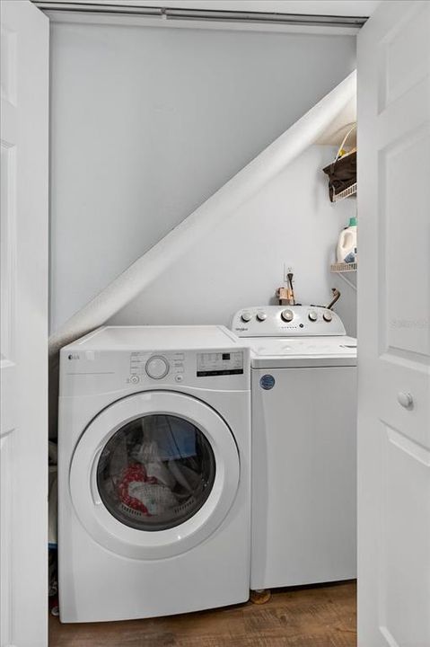 En Venta: $299,900 (4 camas, 2 baños, 1425 Pies cuadrados)