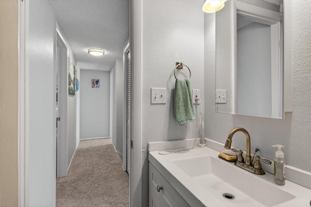 En Venta: $299,900 (4 camas, 2 baños, 1425 Pies cuadrados)