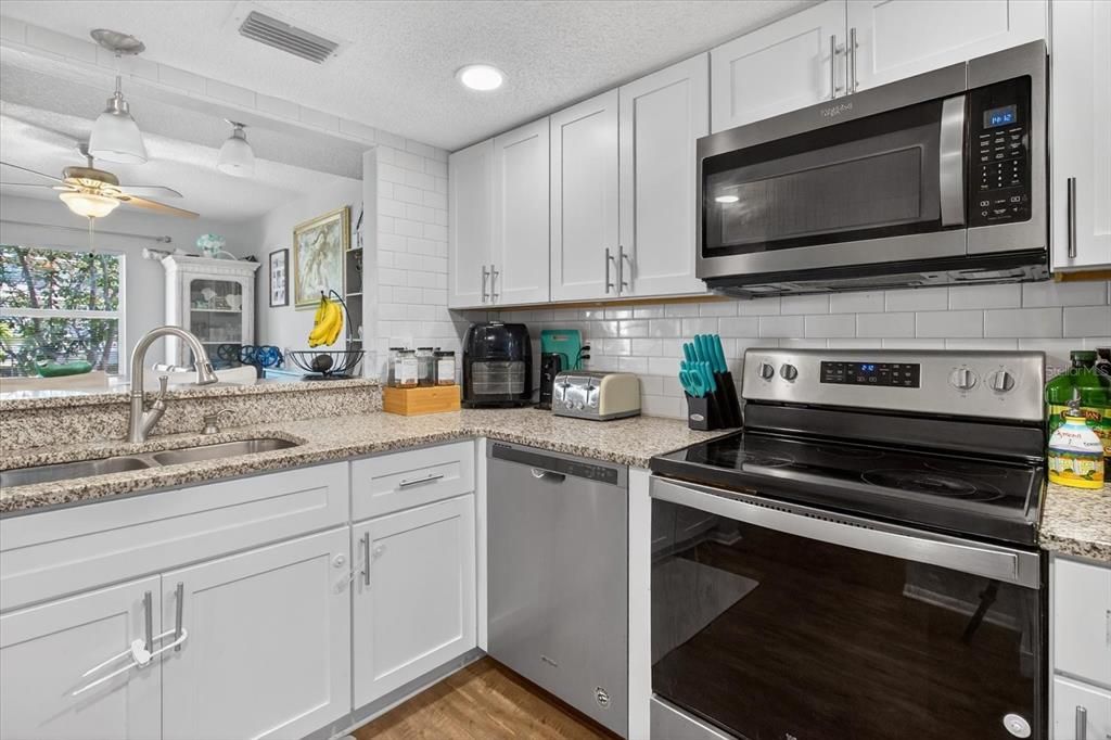 En Venta: $299,900 (4 camas, 2 baños, 1425 Pies cuadrados)