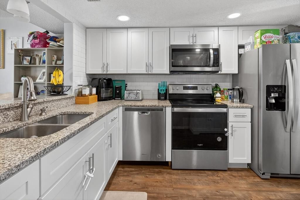 En Venta: $299,900 (4 camas, 2 baños, 1425 Pies cuadrados)