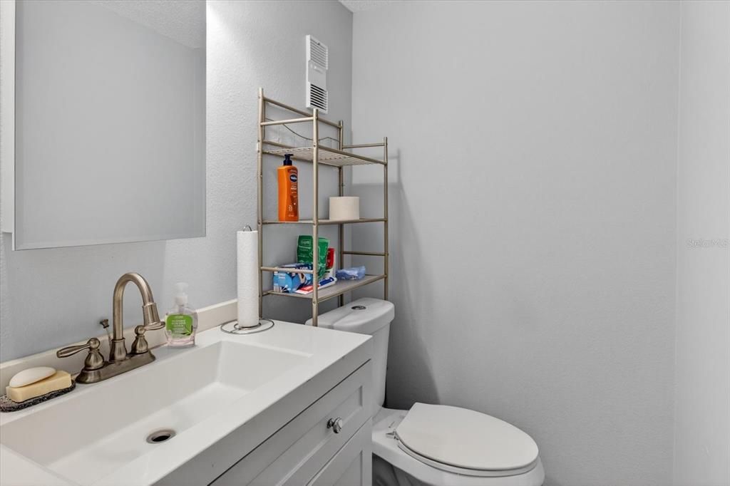 En Venta: $299,900 (4 camas, 2 baños, 1425 Pies cuadrados)