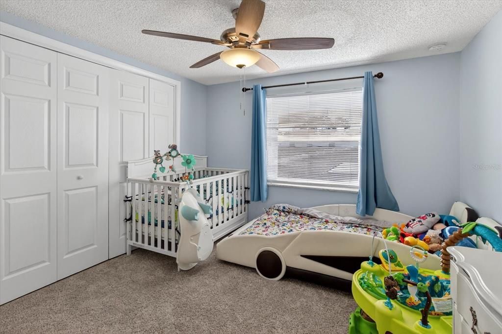 En Venta: $299,900 (4 camas, 2 baños, 1425 Pies cuadrados)