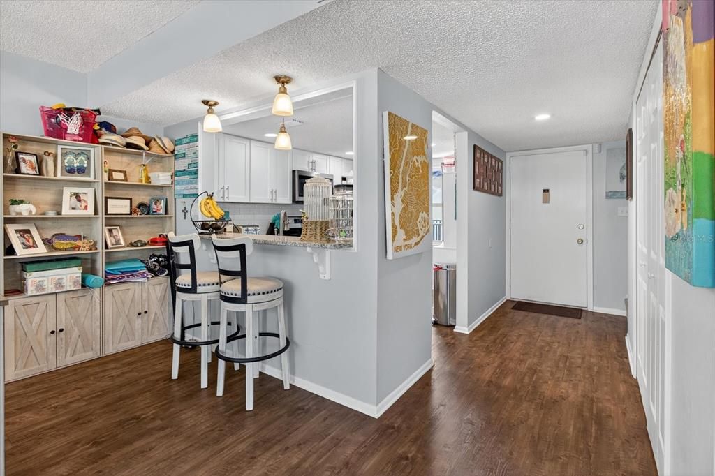 En Venta: $299,900 (4 camas, 2 baños, 1425 Pies cuadrados)