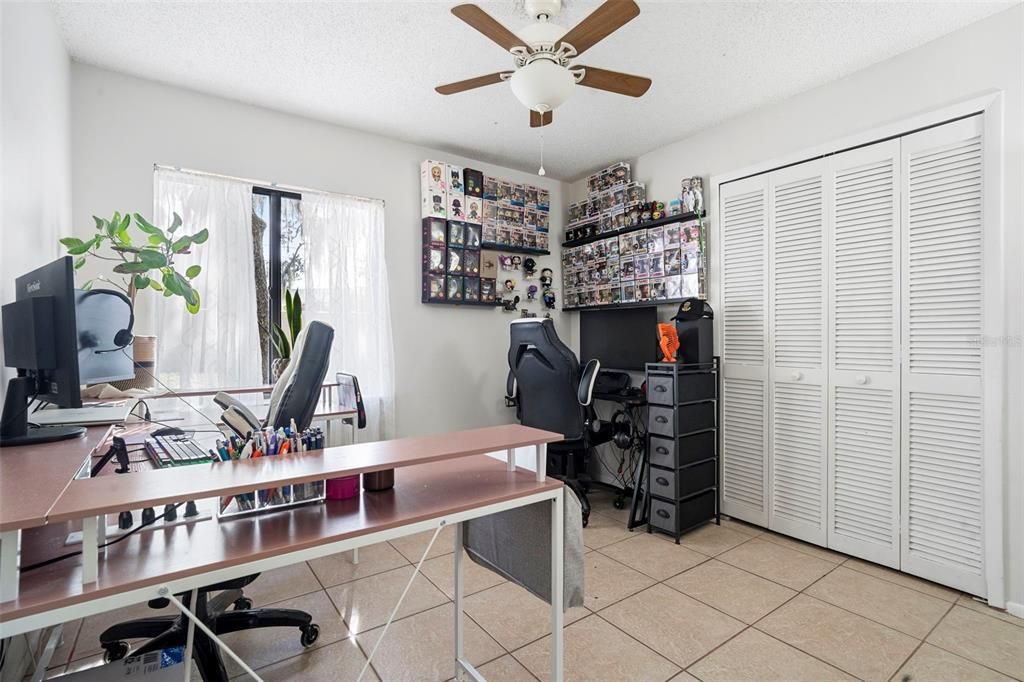 合同活跃: $295,000 (3 贝兹, 2 浴室, 1170 平方英尺)