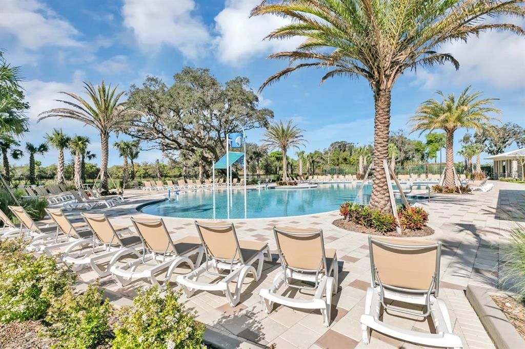 Active With Contract: $396,878 (4 beds, 3 baths, 2023 Square Feet)