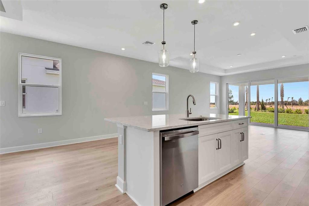 待售: $399,990 (2 贝兹, 2 浴室, 1434 平方英尺)