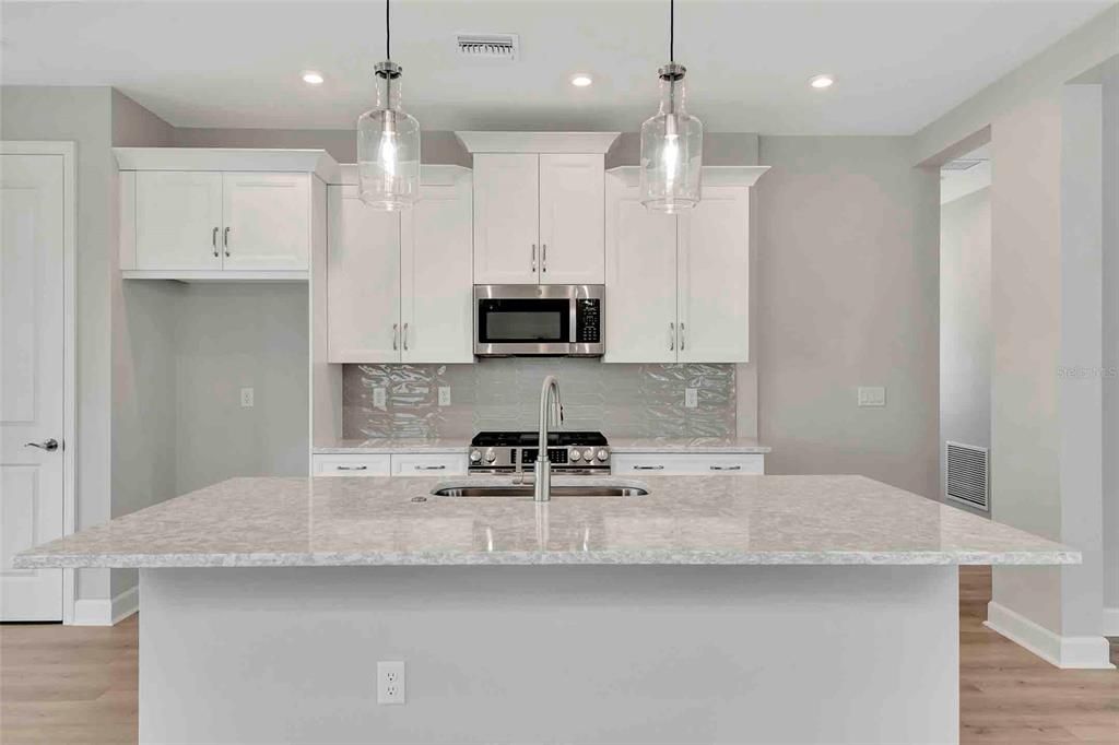 待售: $399,990 (2 贝兹, 2 浴室, 1434 平方英尺)