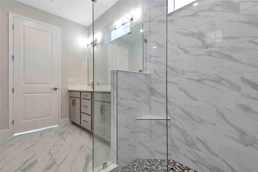 待售: $399,990 (2 贝兹, 2 浴室, 1434 平方英尺)