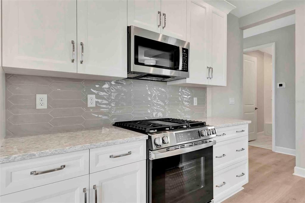 待售: $399,990 (2 贝兹, 2 浴室, 1434 平方英尺)