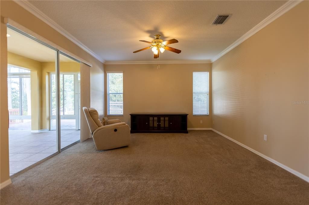 待售: $725,000 (4 贝兹, 2 浴室, 3134 平方英尺)