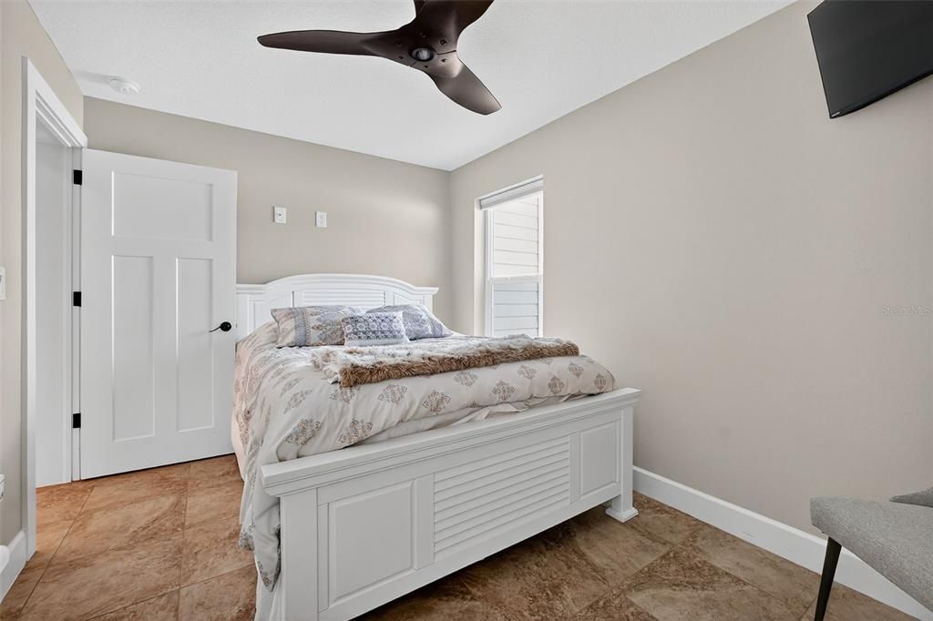 En Venta: $979,900 (4 camas, 3 baños, 1940 Pies cuadrados)