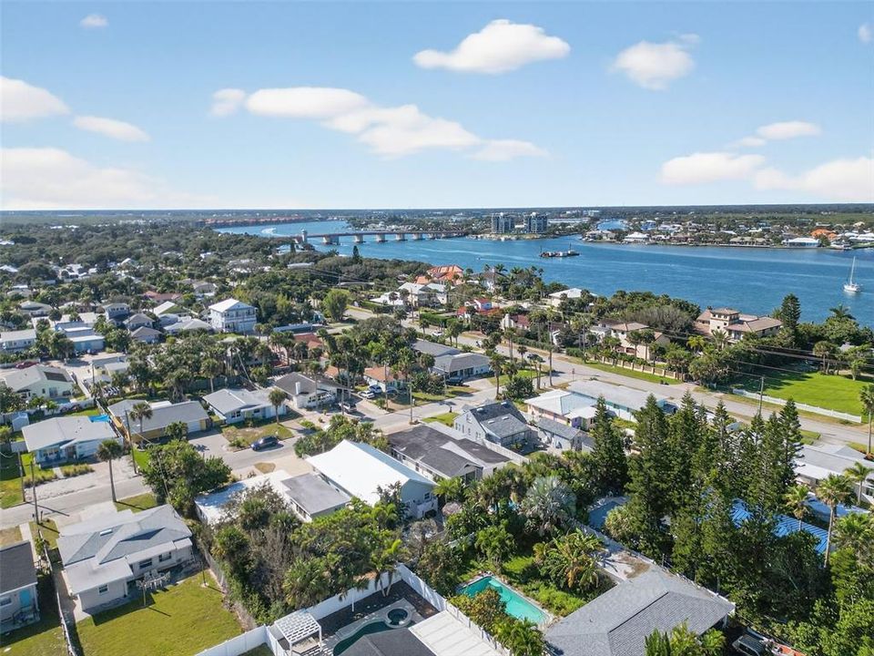 En Venta: $979,900 (4 camas, 3 baños, 1940 Pies cuadrados)