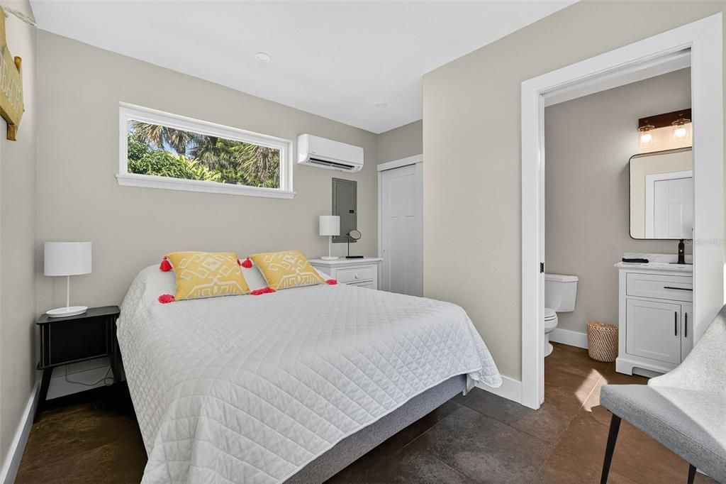 En Venta: $979,900 (4 camas, 3 baños, 1940 Pies cuadrados)