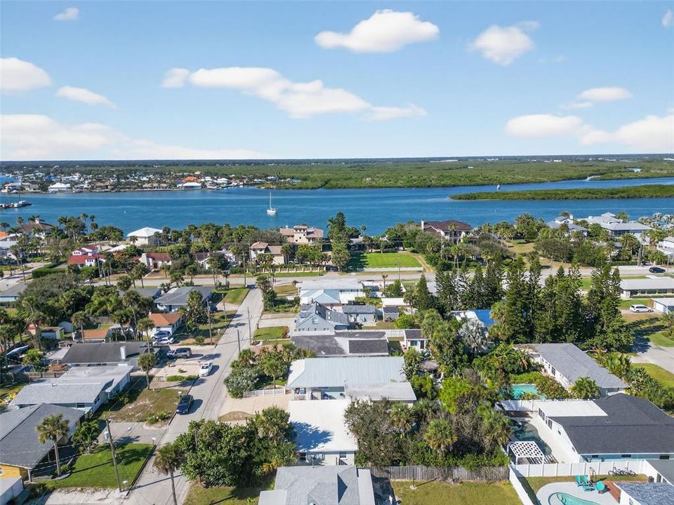 En Venta: $979,900 (4 camas, 3 baños, 1940 Pies cuadrados)