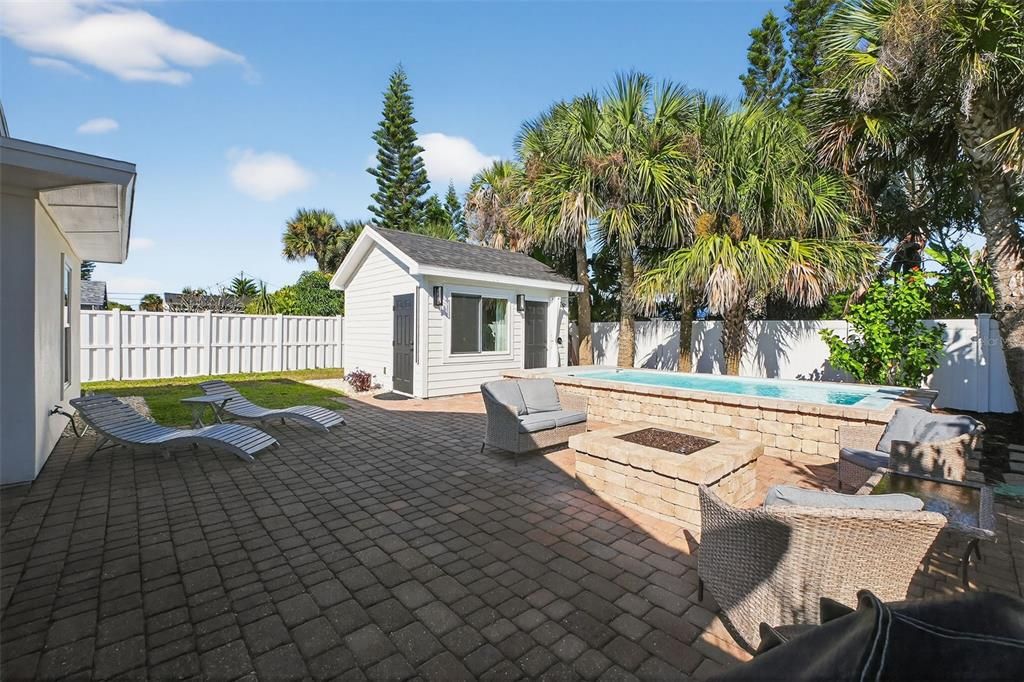 En Venta: $979,900 (4 camas, 3 baños, 1940 Pies cuadrados)