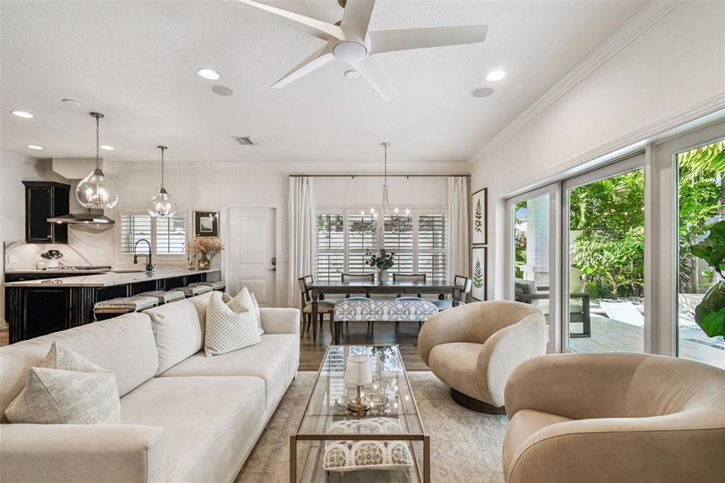 Под контрактом: $1,250,000 (4 спален, 3 ванн, 2062 Квадратных фут)