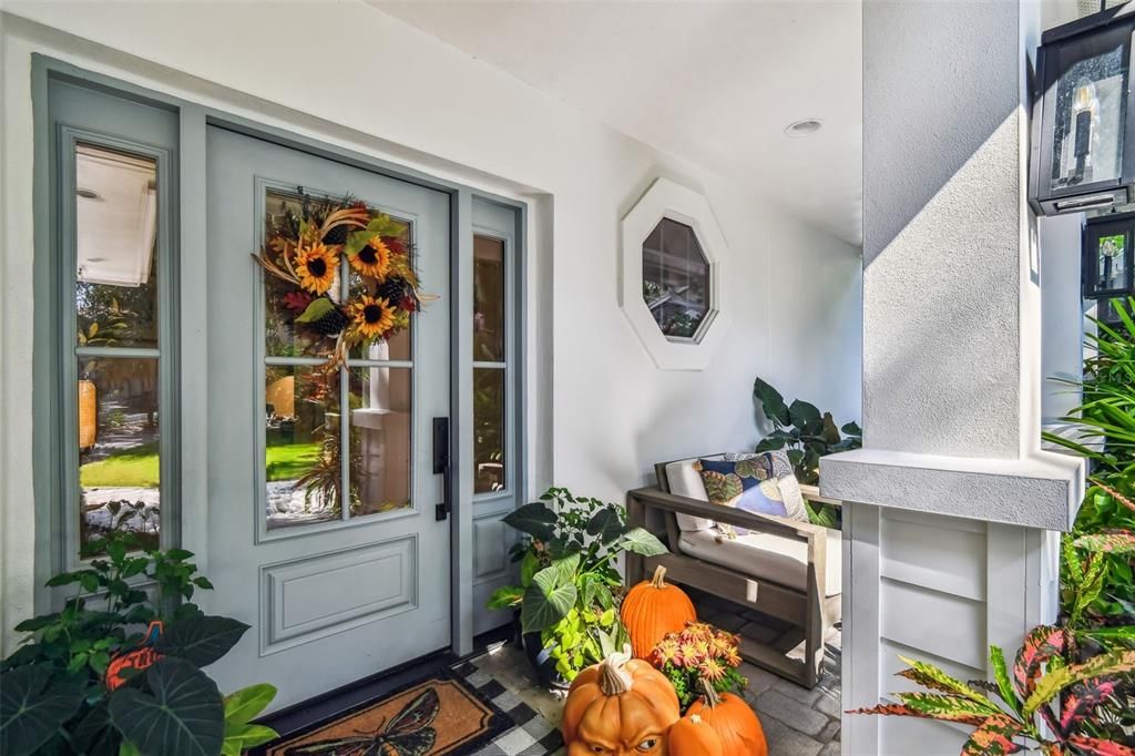 Под контрактом: $1,250,000 (4 спален, 3 ванн, 2062 Квадратных фут)