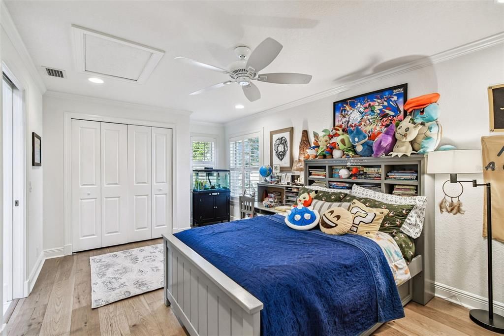 Под контрактом: $1,250,000 (4 спален, 3 ванн, 2062 Квадратных фут)