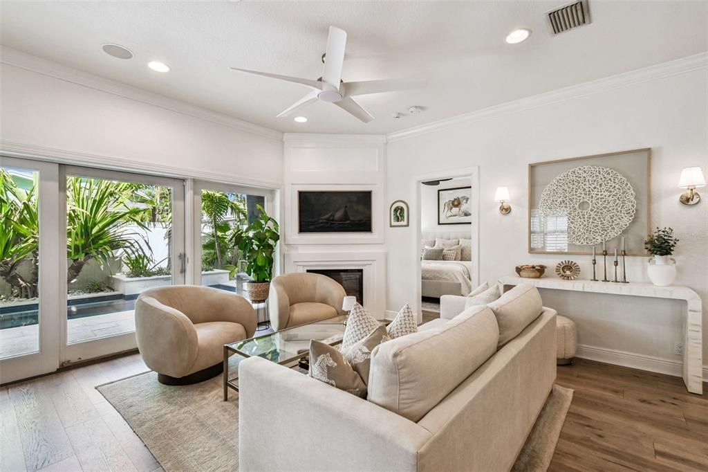 Под контрактом: $1,250,000 (4 спален, 3 ванн, 2062 Квадратных фут)