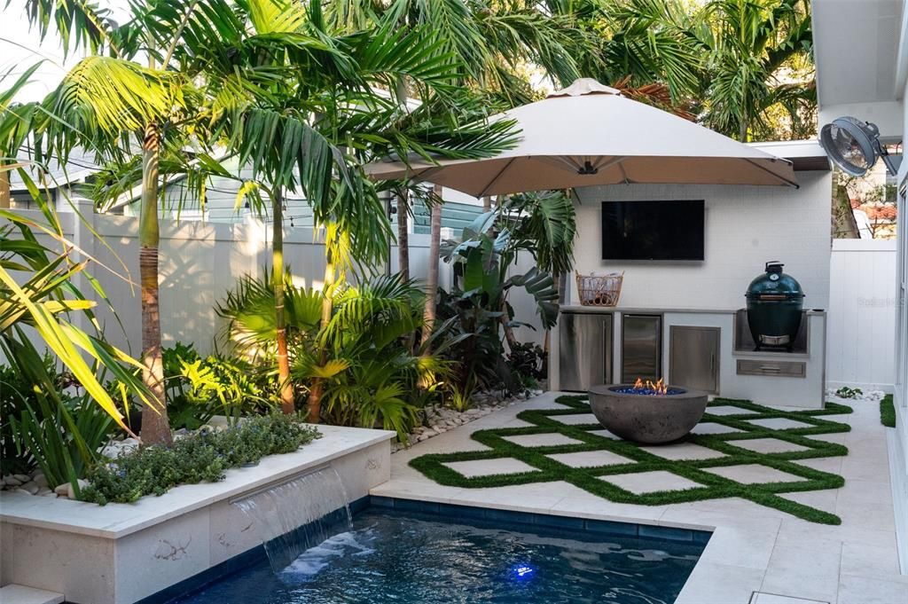 Под контрактом: $1,250,000 (4 спален, 3 ванн, 2062 Квадратных фут)