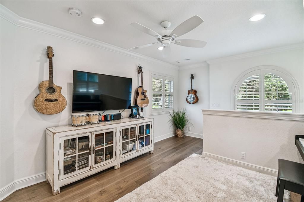 Под контрактом: $1,250,000 (4 спален, 3 ванн, 2062 Квадратных фут)