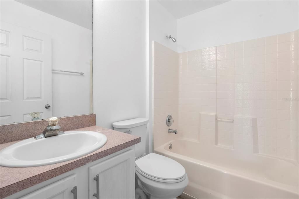 Под контрактом: $269,000 (3 спален, 2 ванн, 1514 Квадратных фут)