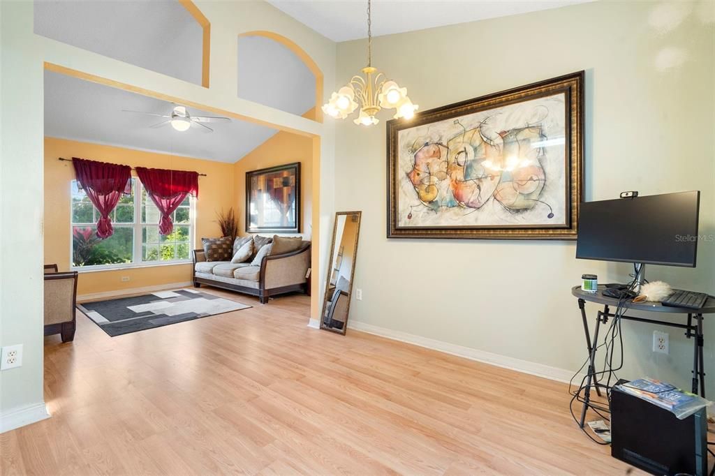 Под контрактом: $269,000 (3 спален, 2 ванн, 1514 Квадратных фут)