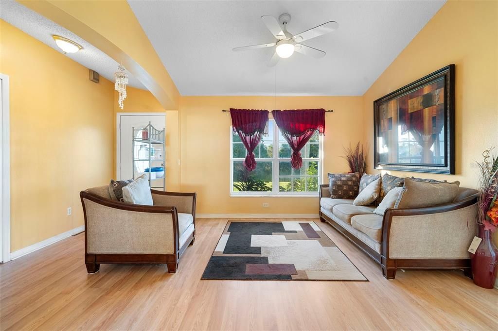 Под контрактом: $269,000 (3 спален, 2 ванн, 1514 Квадратных фут)