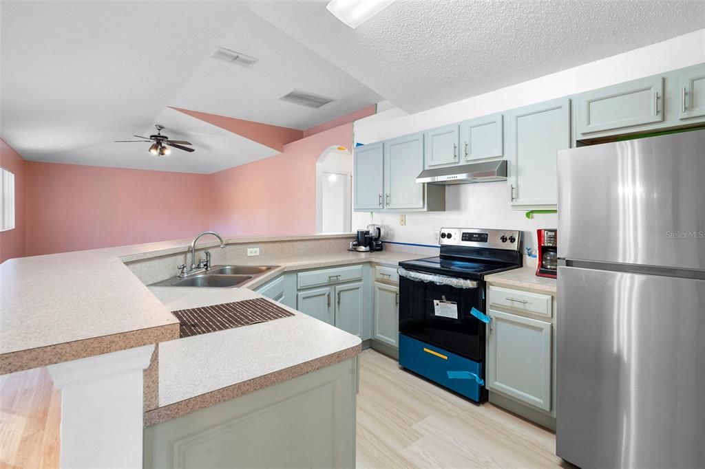 Под контрактом: $269,000 (3 спален, 2 ванн, 1514 Квадратных фут)