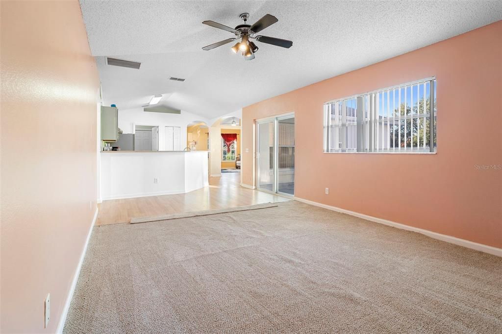 Под контрактом: $269,000 (3 спален, 2 ванн, 1514 Квадратных фут)