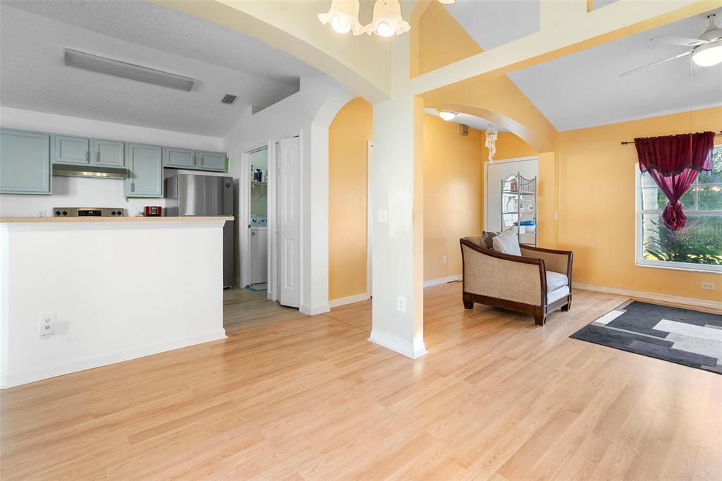 Под контрактом: $269,000 (3 спален, 2 ванн, 1514 Квадратных фут)