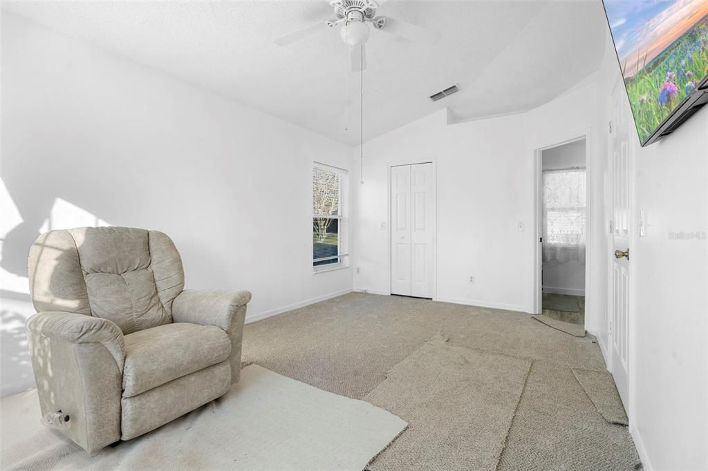 Под контрактом: $269,000 (3 спален, 2 ванн, 1514 Квадратных фут)