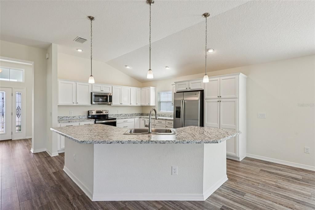 На продажу: $535,000 (3 спален, 3 ванн, 1924 Квадратных фут)