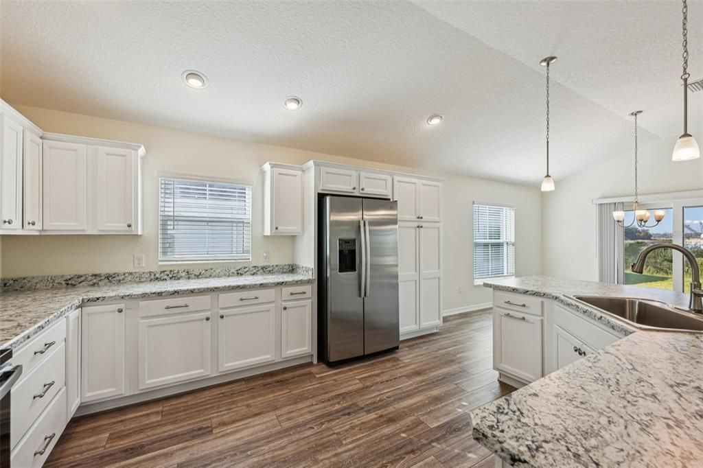 На продажу: $535,000 (3 спален, 3 ванн, 1924 Квадратных фут)