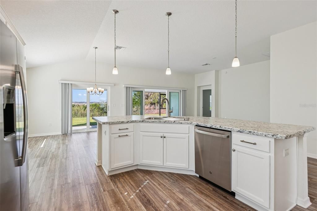 На продажу: $535,000 (3 спален, 3 ванн, 1924 Квадратных фут)