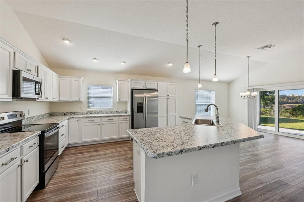 На продажу: $535,000 (3 спален, 3 ванн, 1924 Квадратных фут)