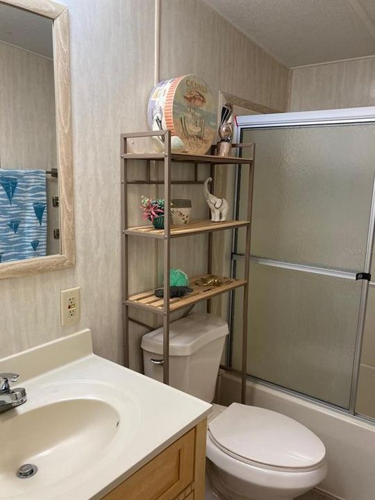 En Venta: $215,000 (2 camas, 1 baños, 1200 Pies cuadrados)