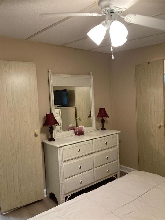 En Venta: $215,000 (2 camas, 1 baños, 1200 Pies cuadrados)