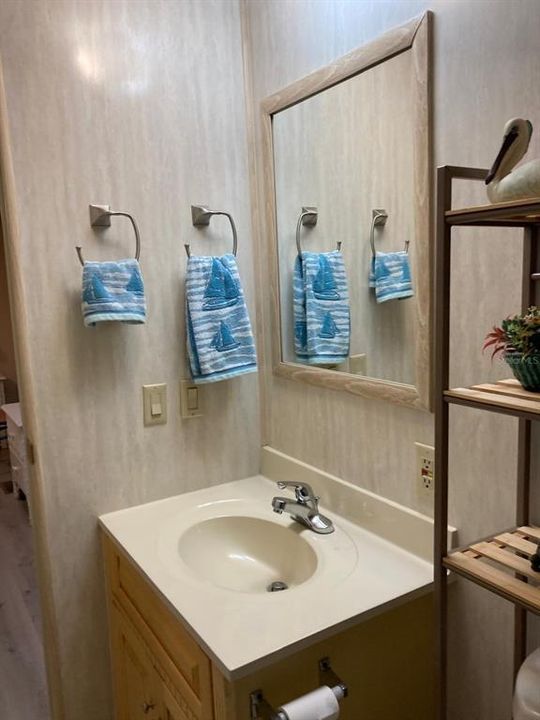 En Venta: $215,000 (2 camas, 1 baños, 1200 Pies cuadrados)