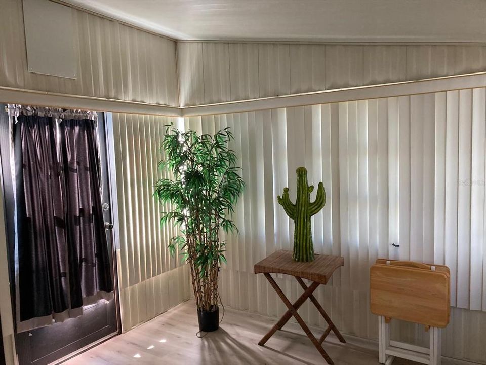 En Venta: $215,000 (2 camas, 1 baños, 1200 Pies cuadrados)