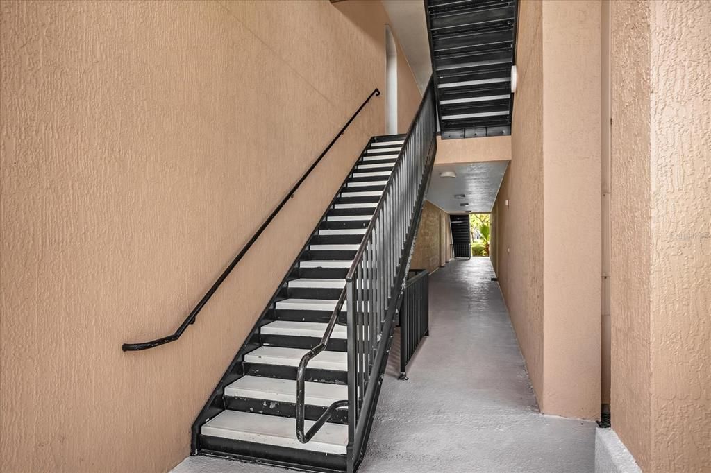 For Sale: $200,000 (2 beds, 2 baths, 1116 Square Feet)