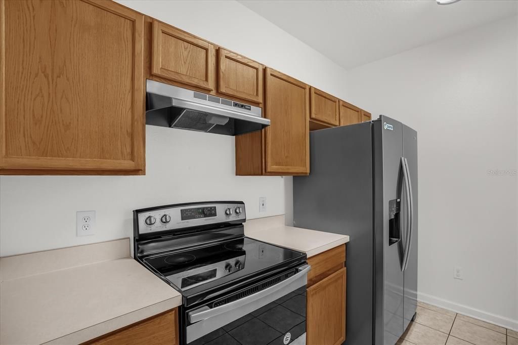 For Sale: $200,000 (2 beds, 2 baths, 1116 Square Feet)